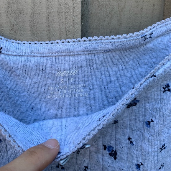 American Eagle Crop Top Cami - Picture 3 of 7